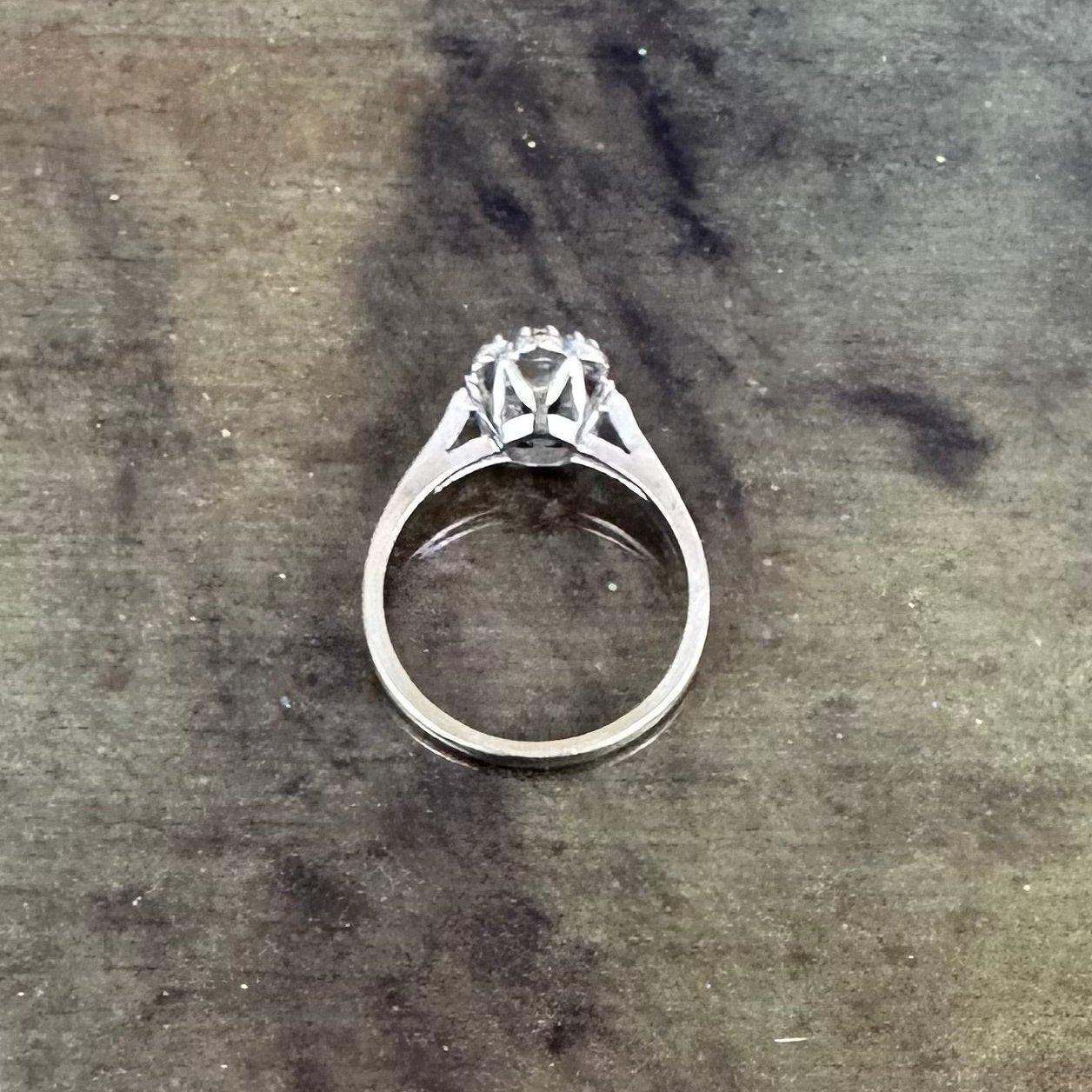 14K White Gold Cluster Diamond ring