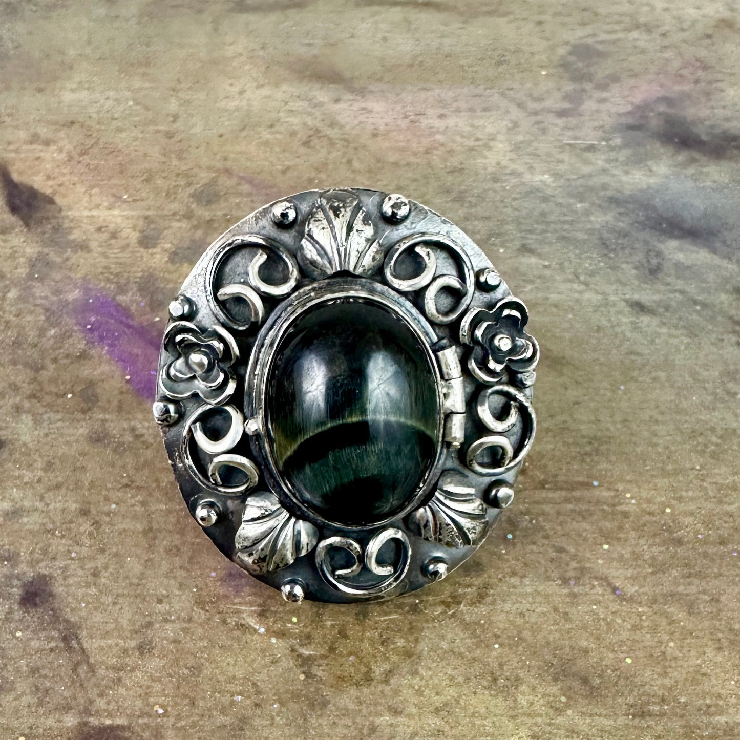 Sterling Silver large Keepsake/Poison Ring