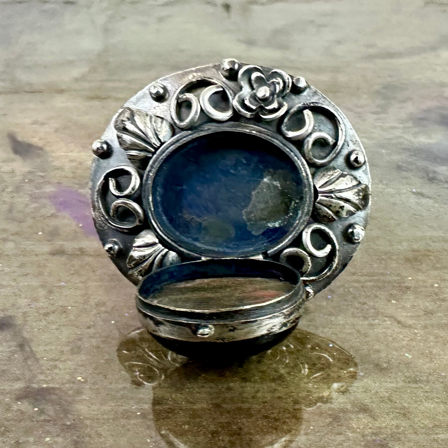 Sterling Silver large Keepsake/Poison Ring