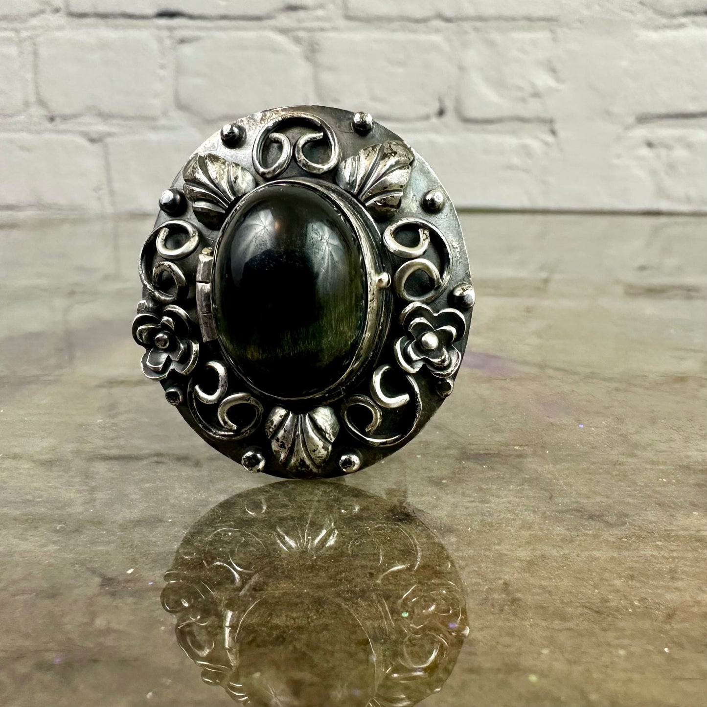 Sterling Silver large Keepsake/Poison Ring