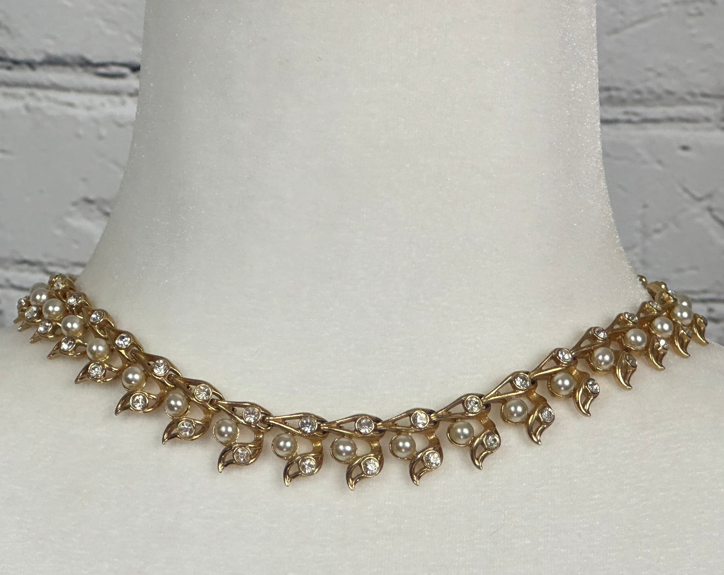 Faux Pearl and Crystal Choker in Gold Tone