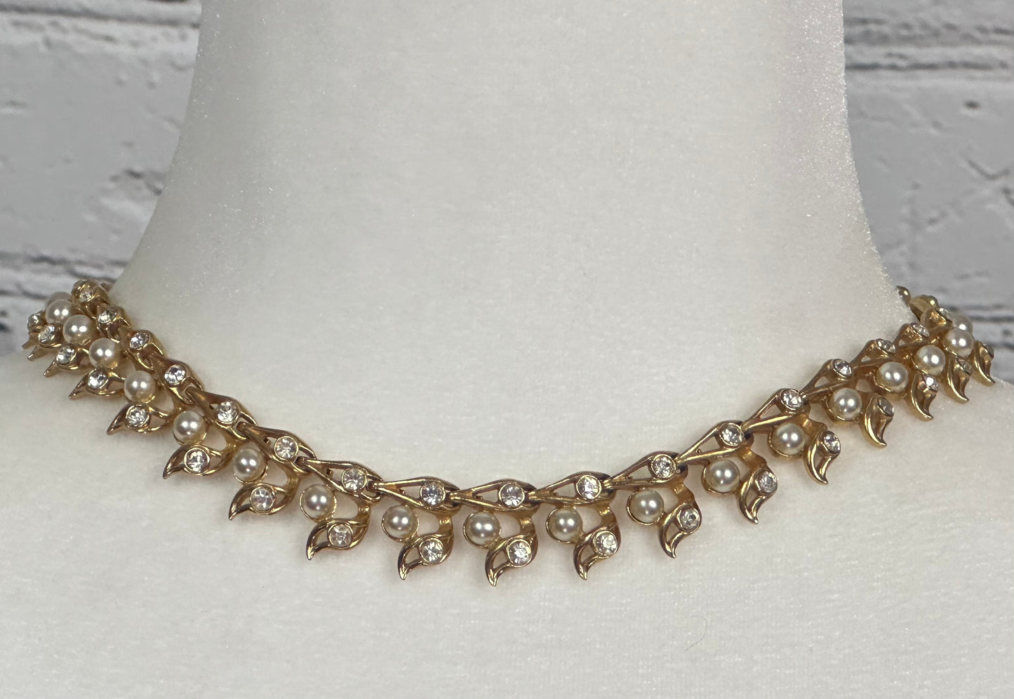 Faux Pearl and Crystal Choker in Gold Tone