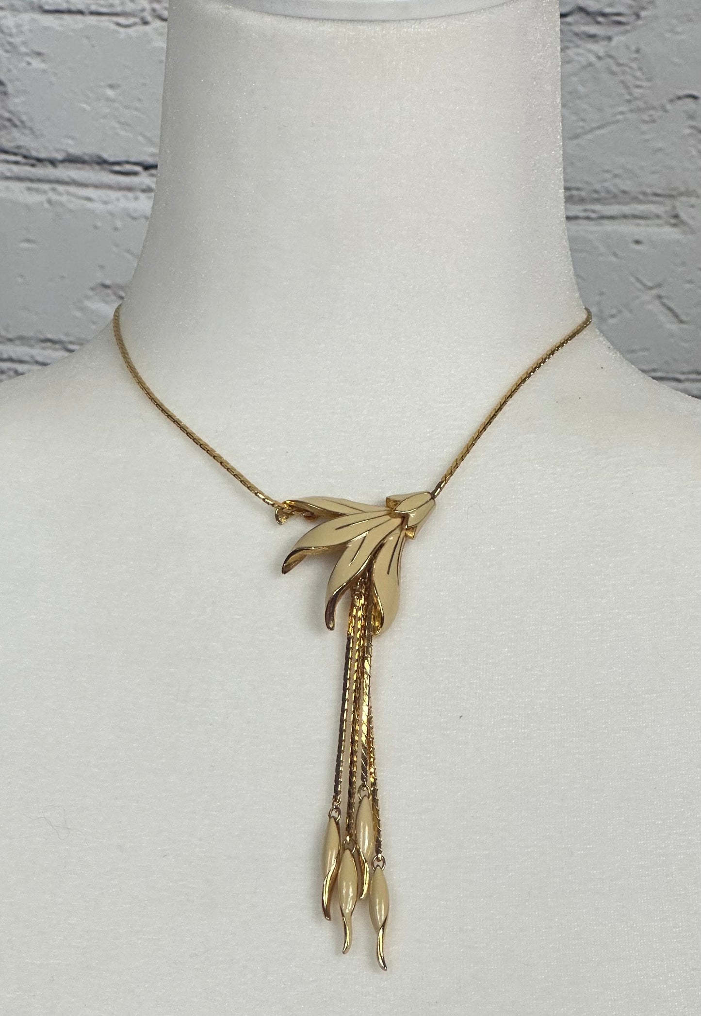Vintage Monet Cream and Gold tone Lily Flower Necklace