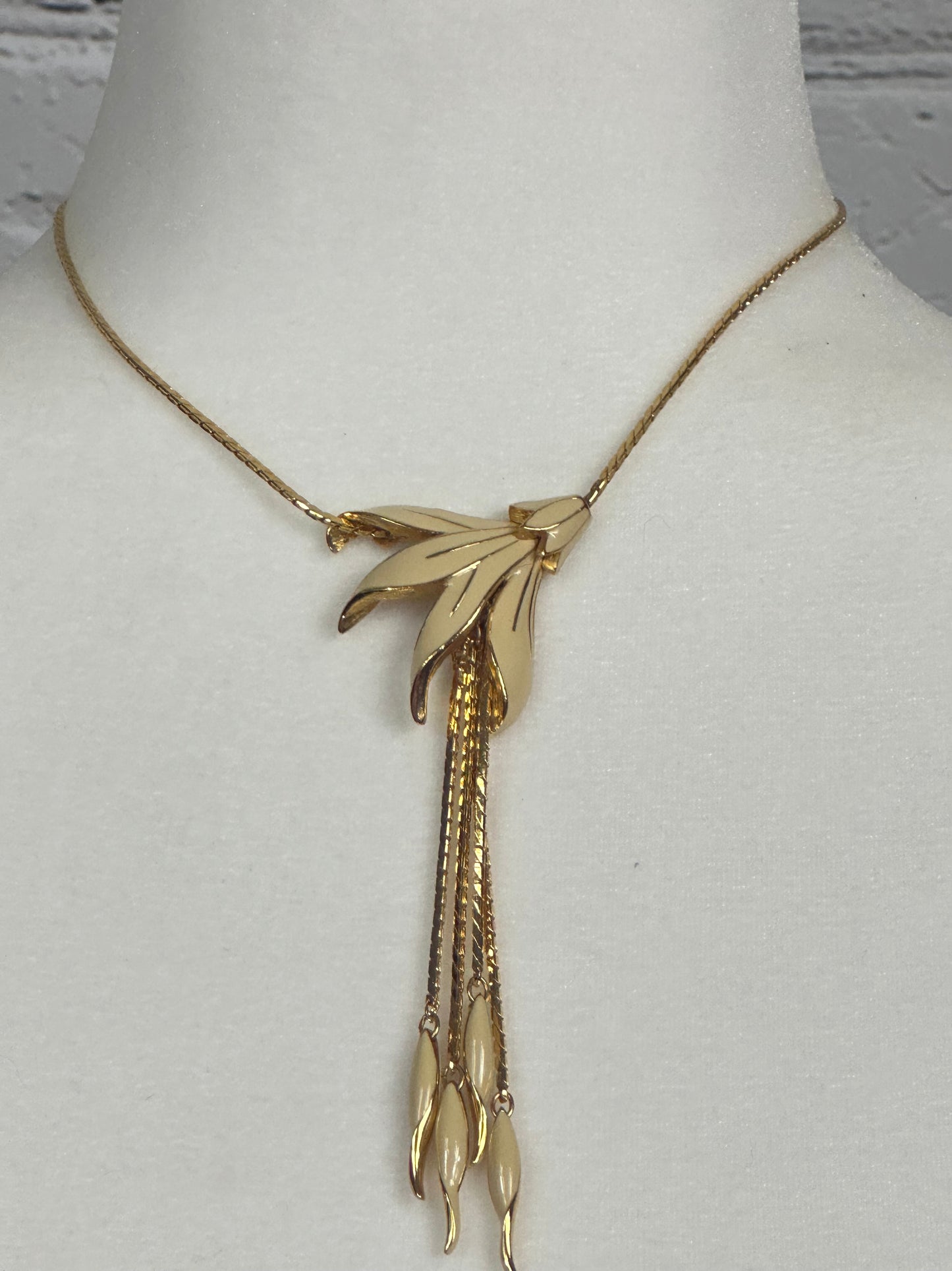 Vintage Monet Cream and Gold tone Lily Flower Necklace
