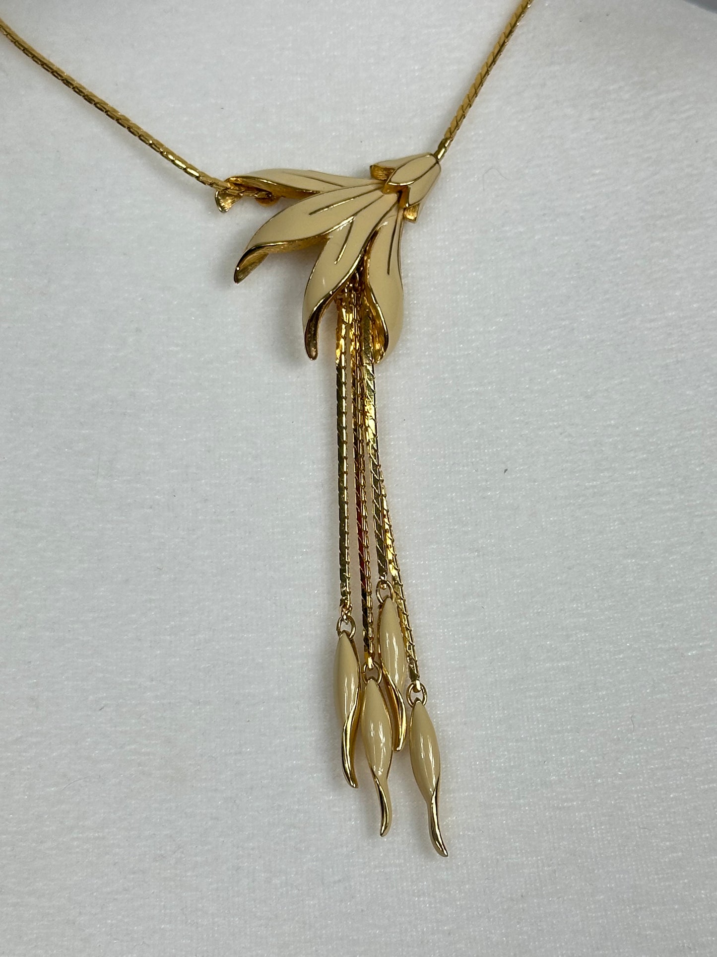 Vintage Monet Cream and Gold tone Lily Flower Necklace