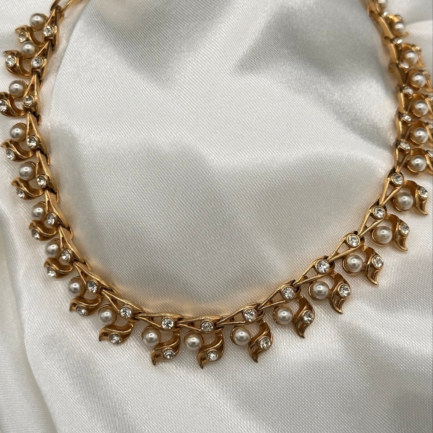 Faux Pearl and Crystal Choker in Gold Tone