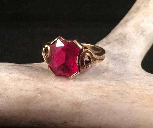 Vintage Synthetic Ruby ring in 10K gold.