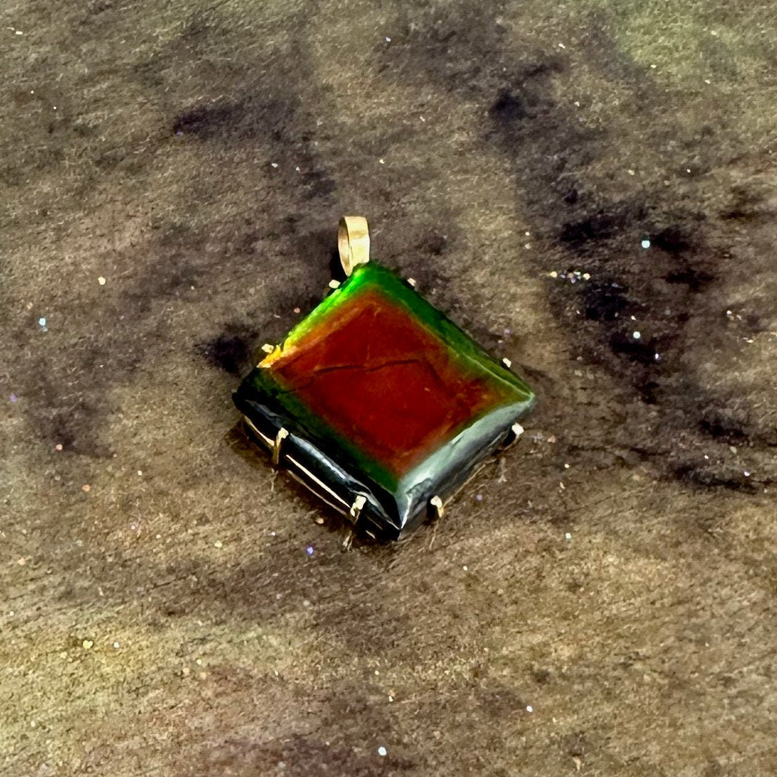 Ammolite Pendant in 14K yellow Gold