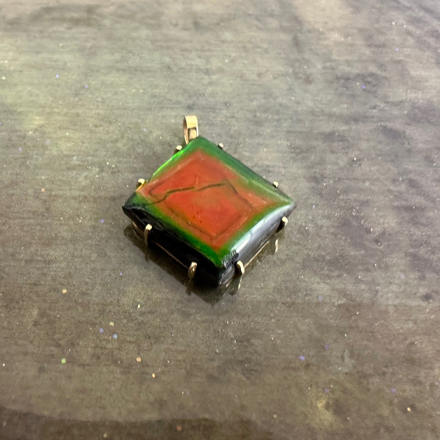 Ammolite Pendant in 14K yellow Gold