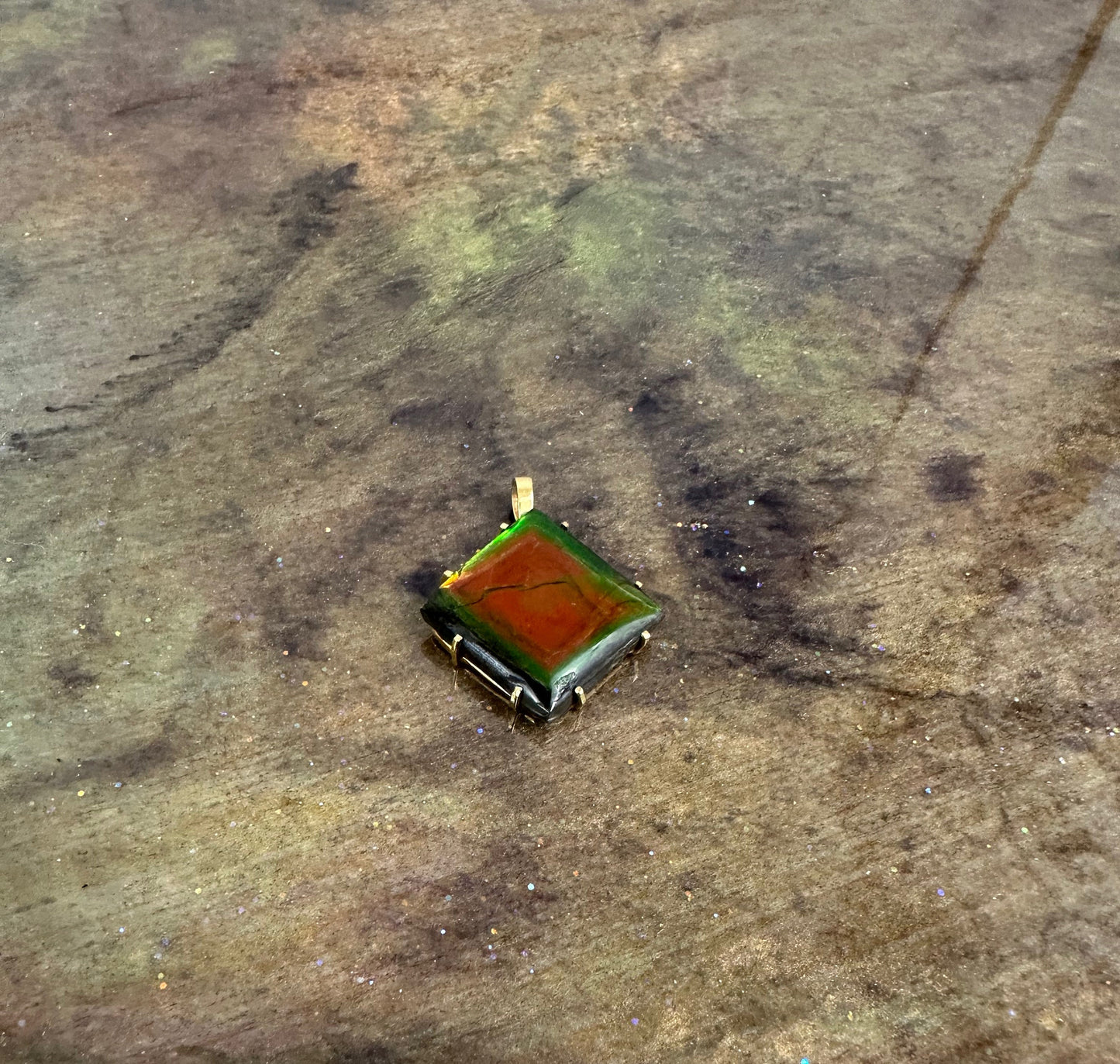 Ammolite Pendant in 14K yellow Gold