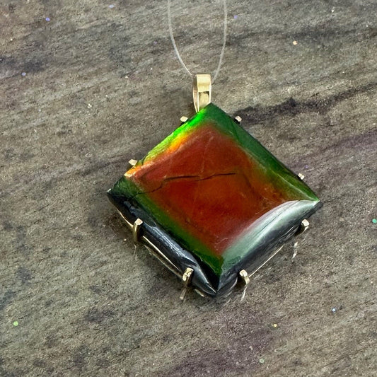 Ammolite Pendant in 14K yellow Gold