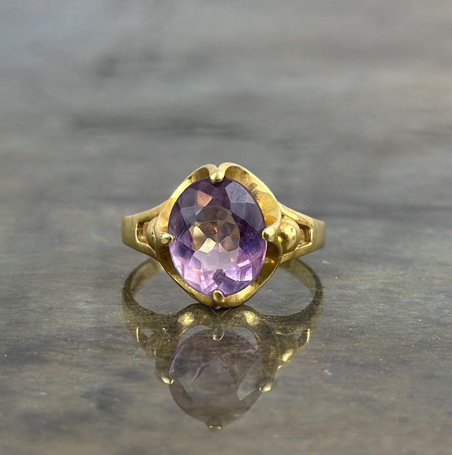 Amethyst in fluted 14K gold Ring