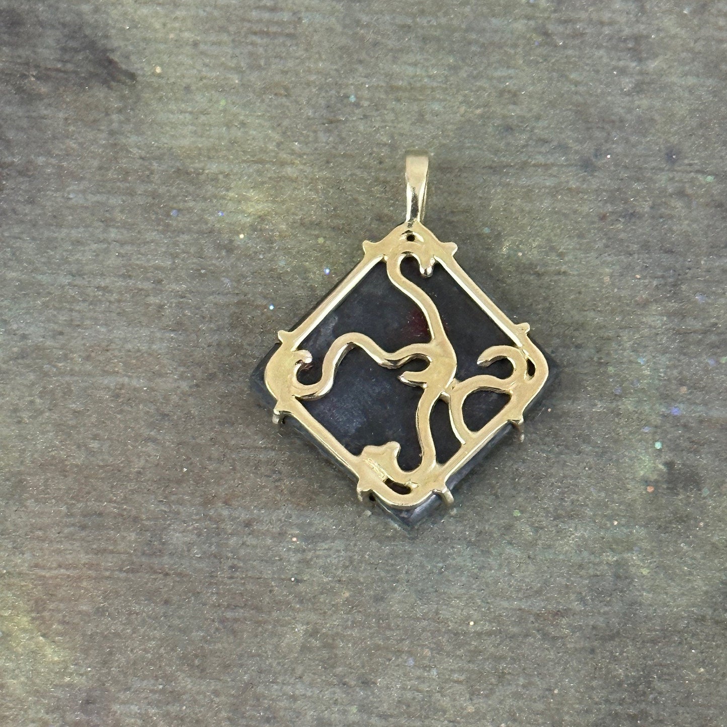 Ammolite Pendant in 14K yellow Gold