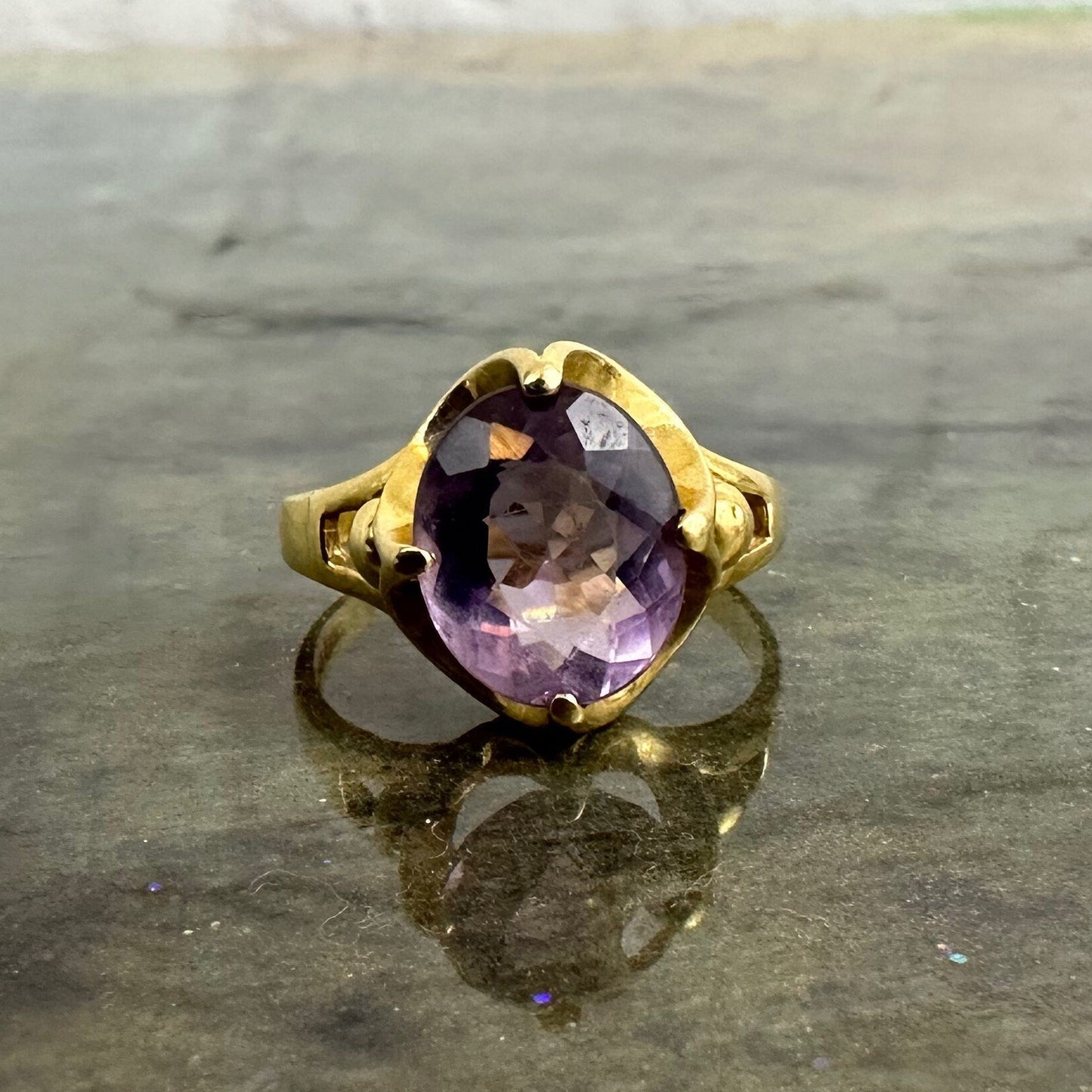 Amethyst in fluted 14K gold Ring