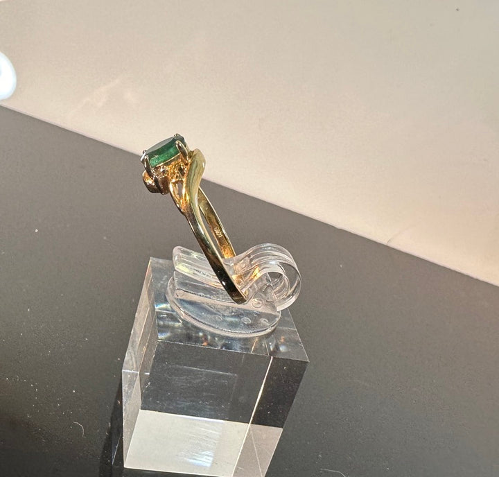 Vintage Emerald ring in 10K Gold with diamond accents