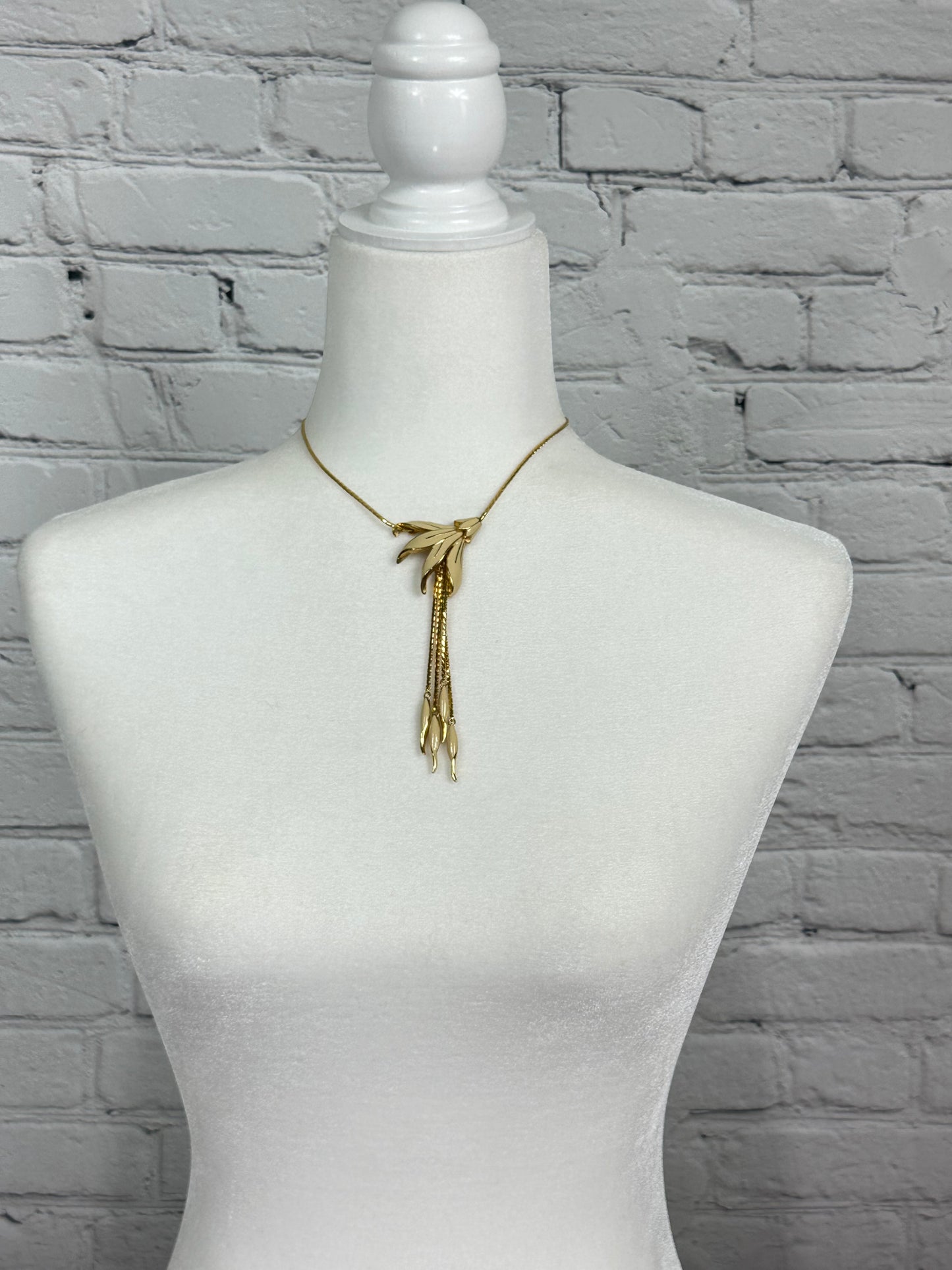 Vintage Monet Cream and Gold tone Lily Flower Necklace