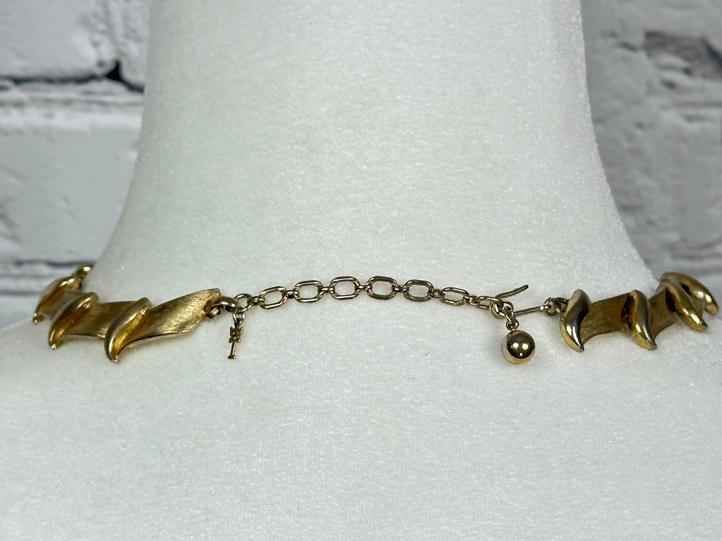 Vintage Trifari Brushed Gold tone Collar Necklace with Hangtag