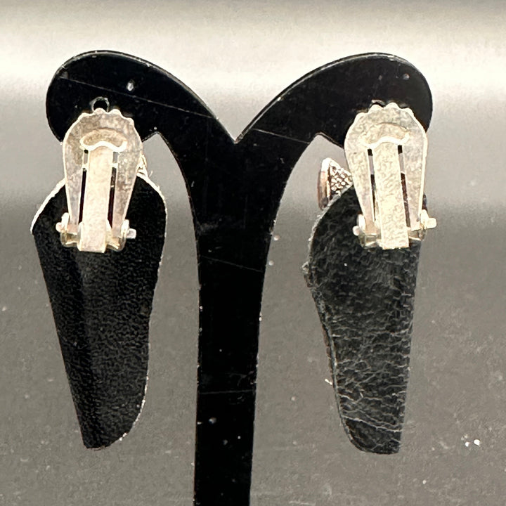 Vintage 1950’s 6 Shooters in Holsters Drop Clip-On Earrings