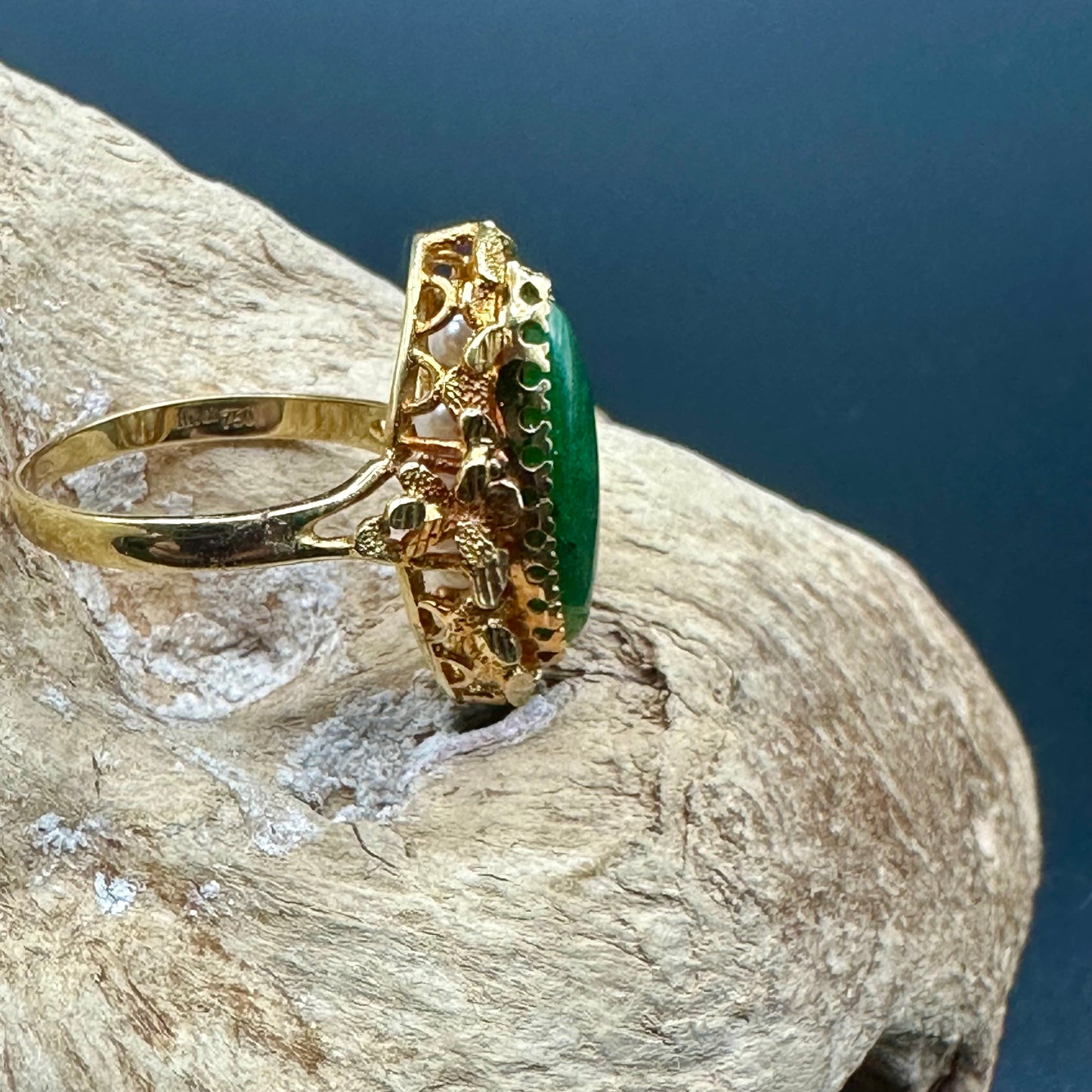RARE Vintage/Antique Flip Ring in 18K yellow gold  .